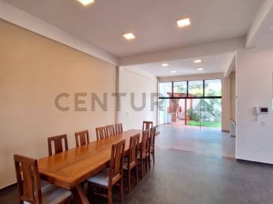 Foto de Casa en venta 3 Habitaciones en suite Zona Sur Doble via la guardia 8vo anillo