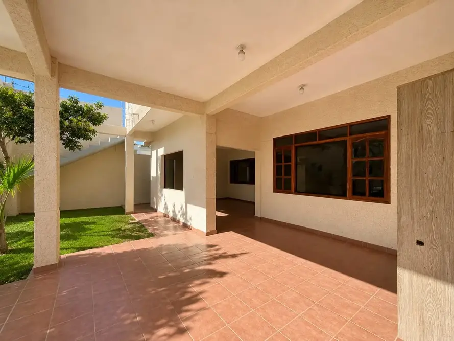 Foto de CASA EN ESQUINA EN ANTICRETICO CON ALTO POTENCIAL - 6TO ANILLO DOBLE VIA LA GUARDIA