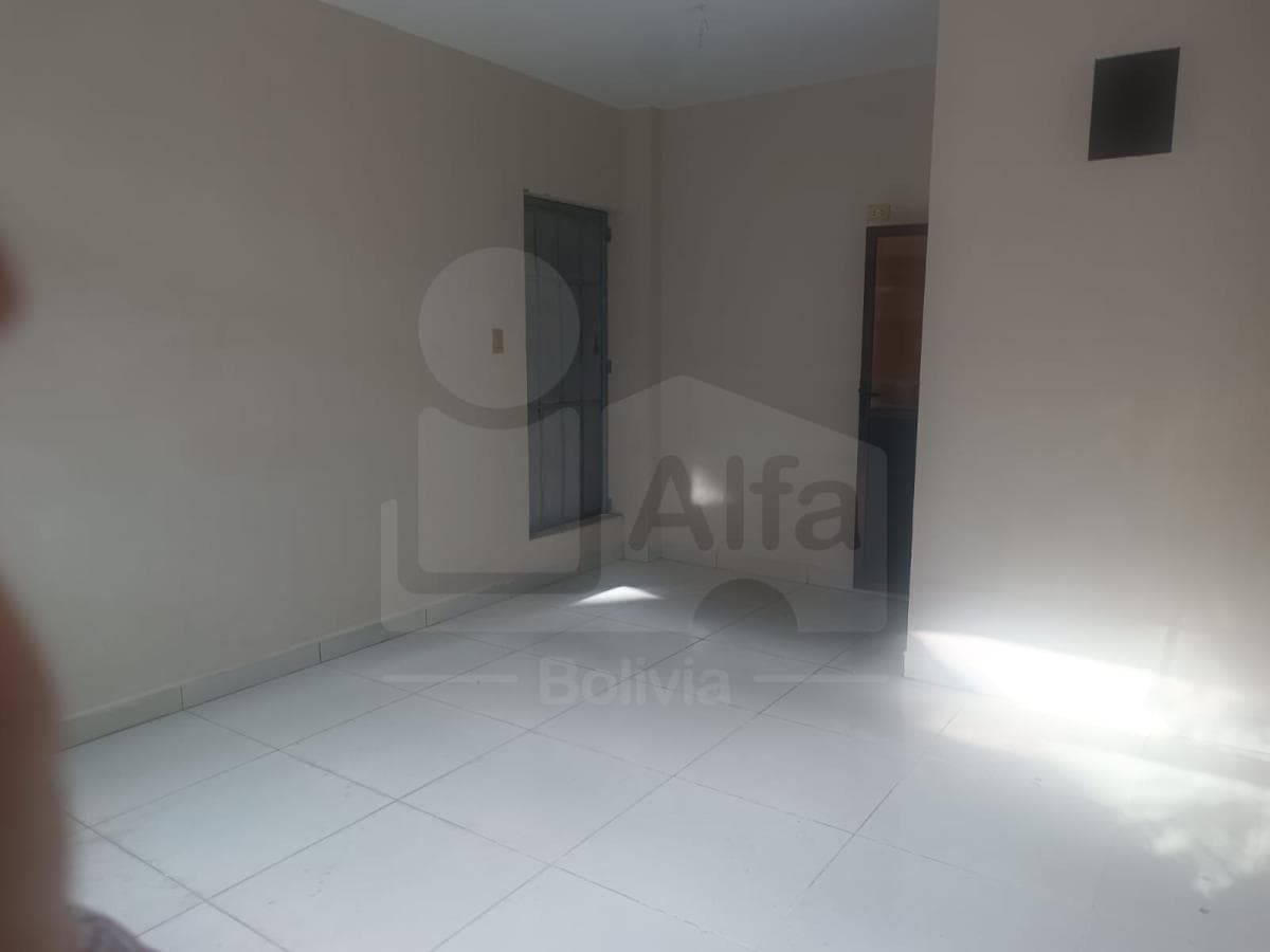Foto de EN ANTICRETICO local comercial EN ZONA TURISTICA.