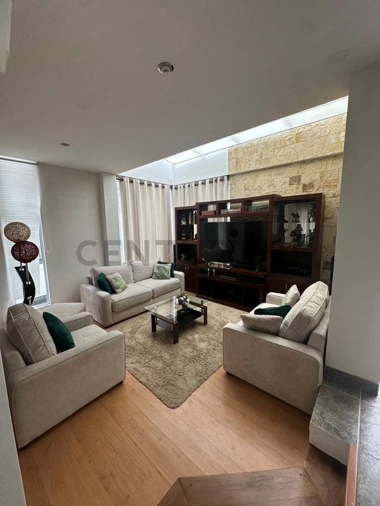 Foto de Casa en Alquiler en Auquisamaña Amoblada