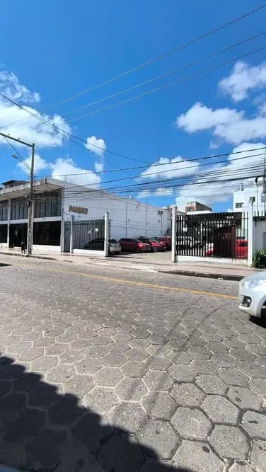 Foto de EDIFICIO COMERCIAL EN ALQUILER SOBRE CALLE SUCRE, A PASOS DEL PRIMER ANILLO