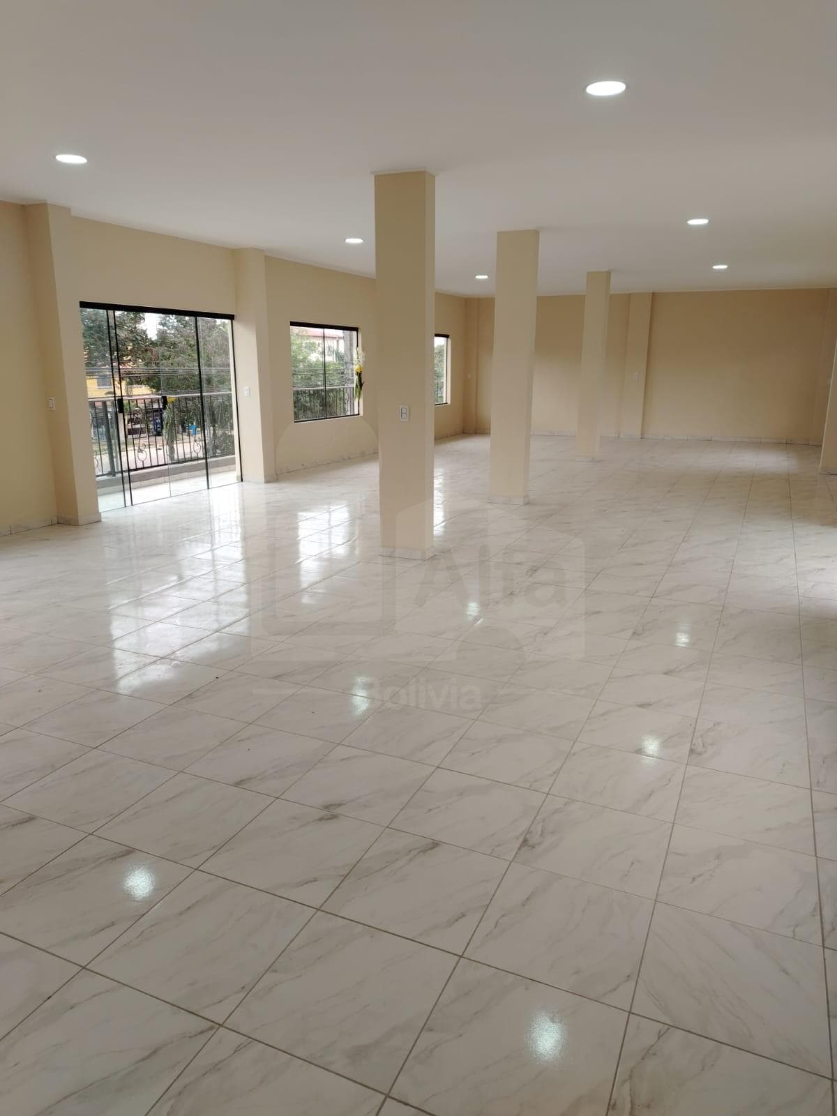 Foto de Local Comercial, en Oeste, Santa Cruz