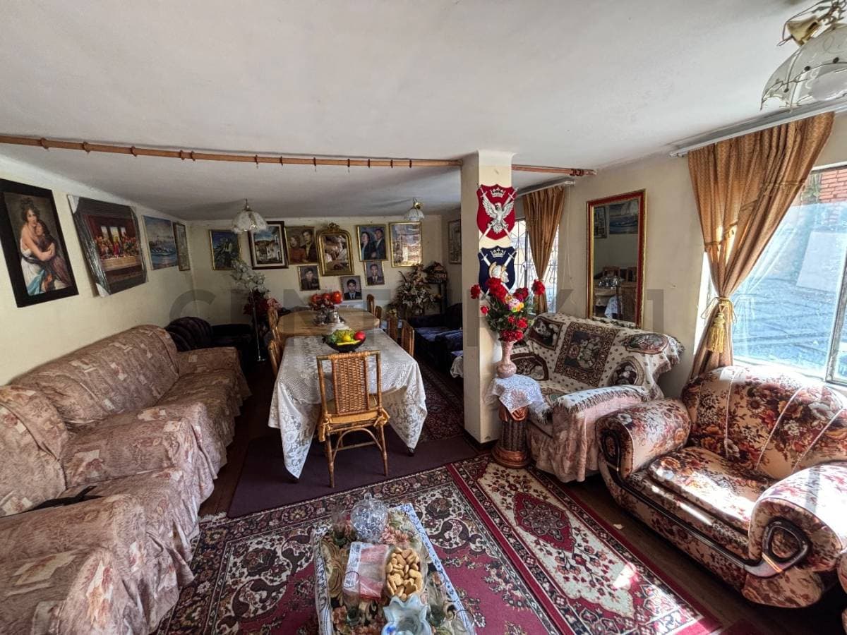 Foto de Casa con Potencial Comercial a una Cuadra y Media de la Terminal Minasa