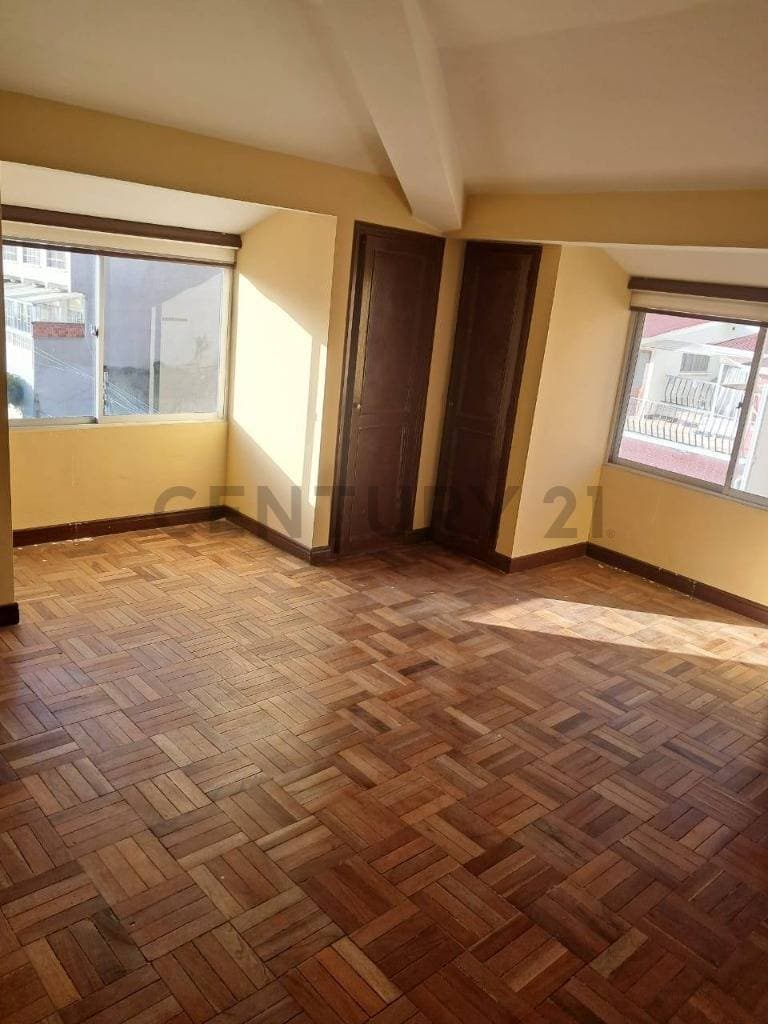 Foto de LINDO DEPARTAMENTO EN VENTA - ALTO OBRAJES