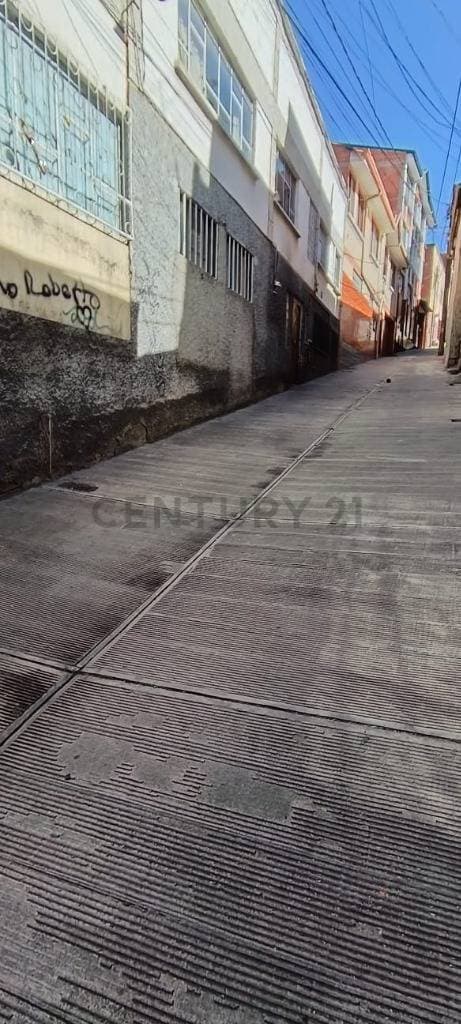 Foto de CASA COMERCIAL EN VENTA CON SALÓN DE EVENTOS – ZONA VINO TINTO