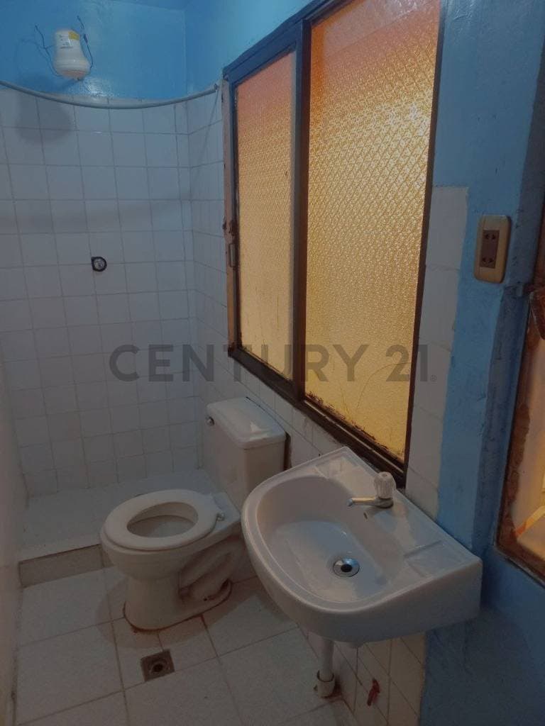 Foto de CASA COMERCIAL EN VENTA CON SALÓN DE EVENTOS – ZONA VINO TINTO