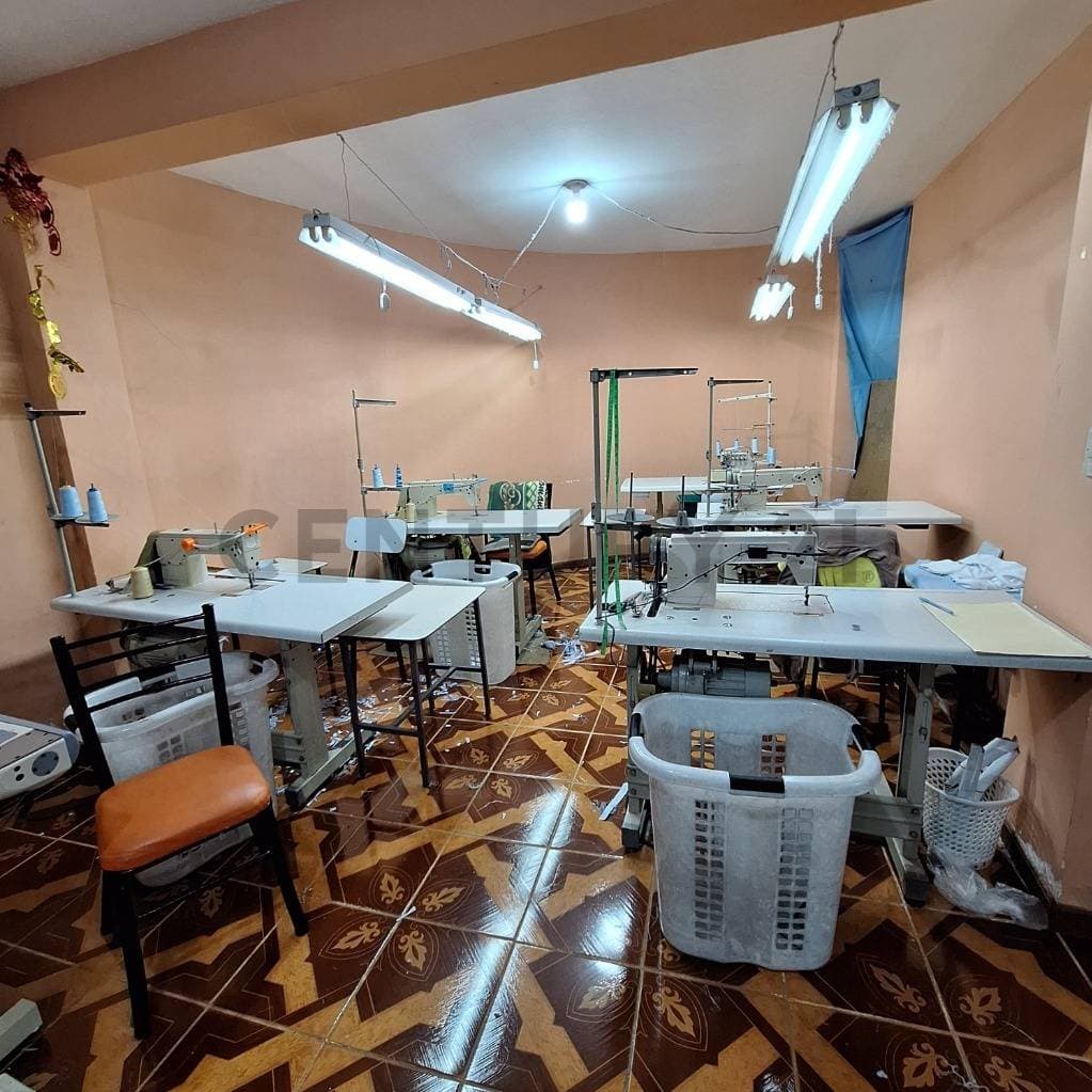 Foto de VENTA DE TALLER, DEPOSITO O SALON DE EVENTOS CENTRO DE LA PAZ