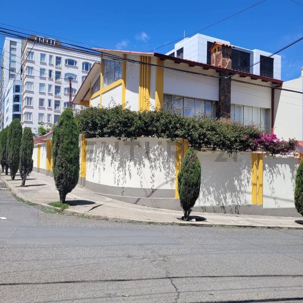 Foto de HERMOSA Y AMPLIA CASA EN ALQUILER PARA OFICINAS EN CALACOTO