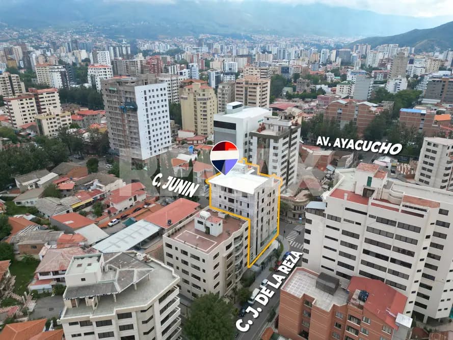 Foto de AMPLIO LOCAL COMERCIAL EN ALQUILER ZONA CENTRAL