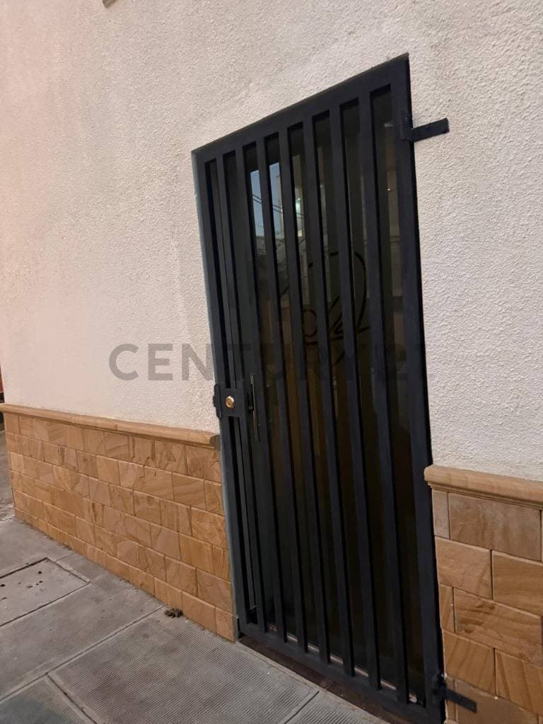 Foto de Oficina independiente a estrenar + baño privado en alquiler – zona San Matías