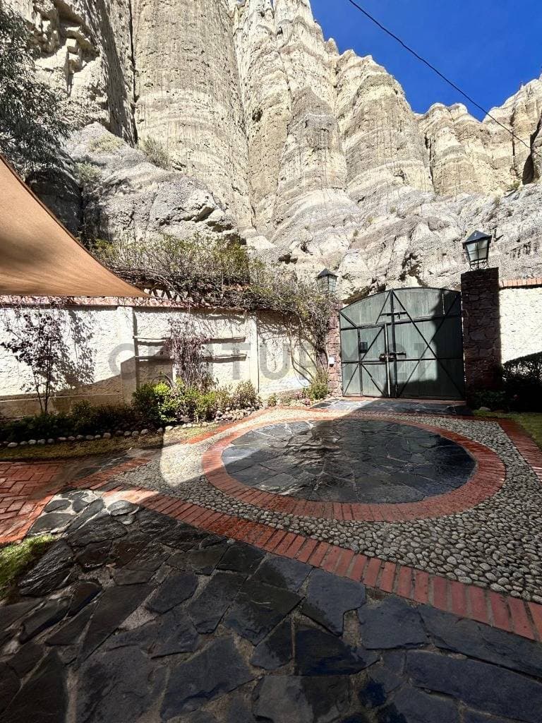 Foto de BONITA CASA EN ALQUILER EN ACHUMANI EN URBANIZACION PRIVADA PAMIRPAMPA