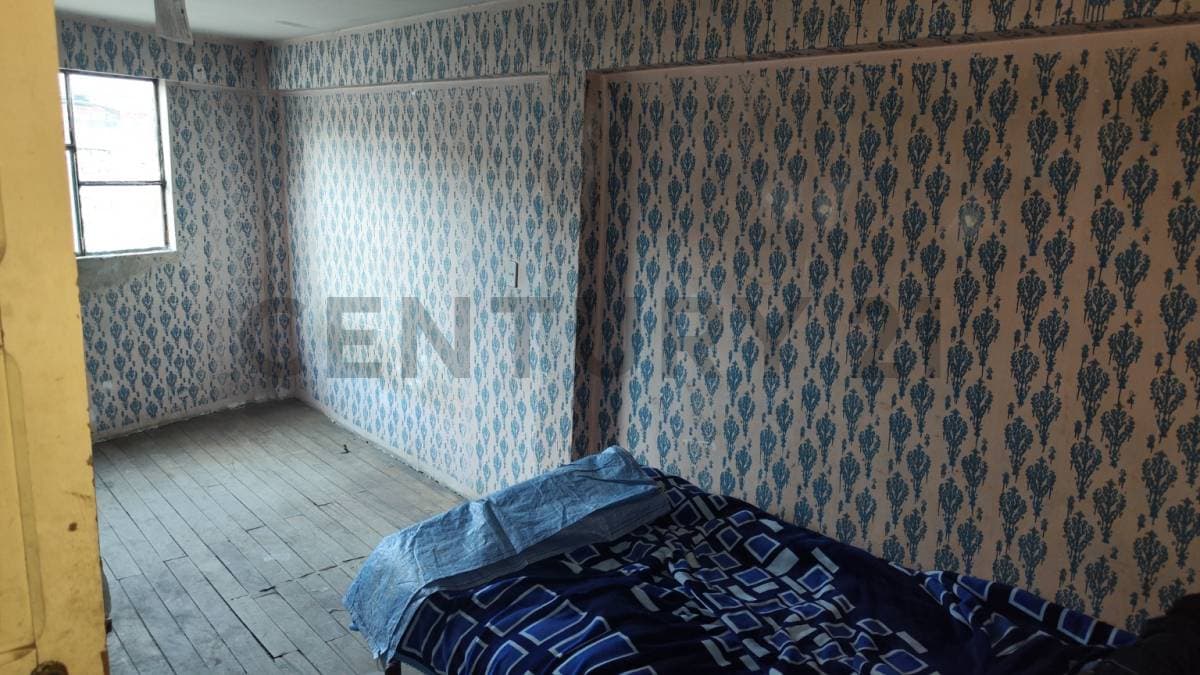 Foto de CASA COMO TERRENO EN ZONA ESTRATÉGICA Y TRANQUILA
