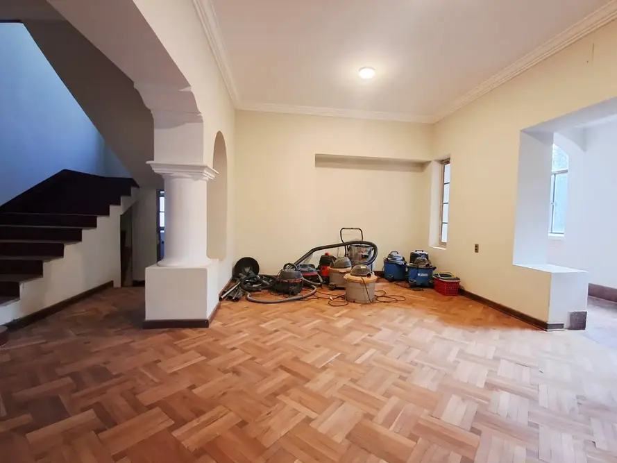 Foto de CASA EN ANTICRÉTICO – OBRAJES, CALLE 7 (ZONA SUR)