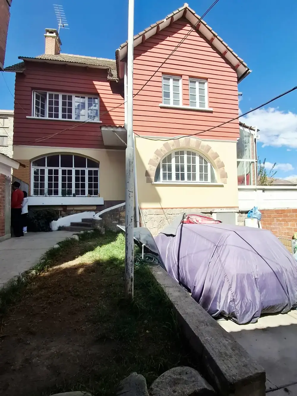 Foto de CASA EN ANTICRÉTICO – OBRAJES, CALLE 7 (ZONA SUR)