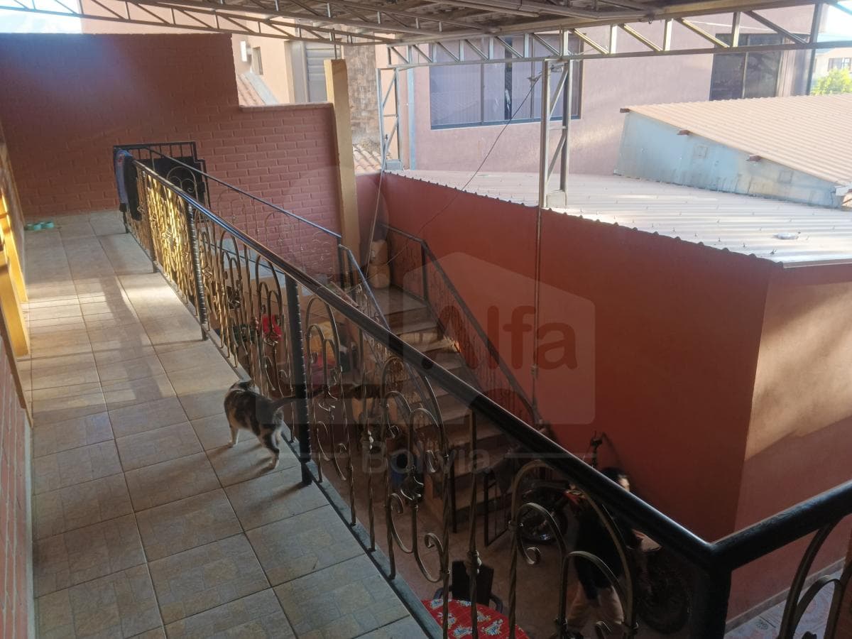 Foto de DEPARTAMENTO EN PRIMERA PLANTA EN ANTICRÉTICO – SEMIINDEPENDIENTE