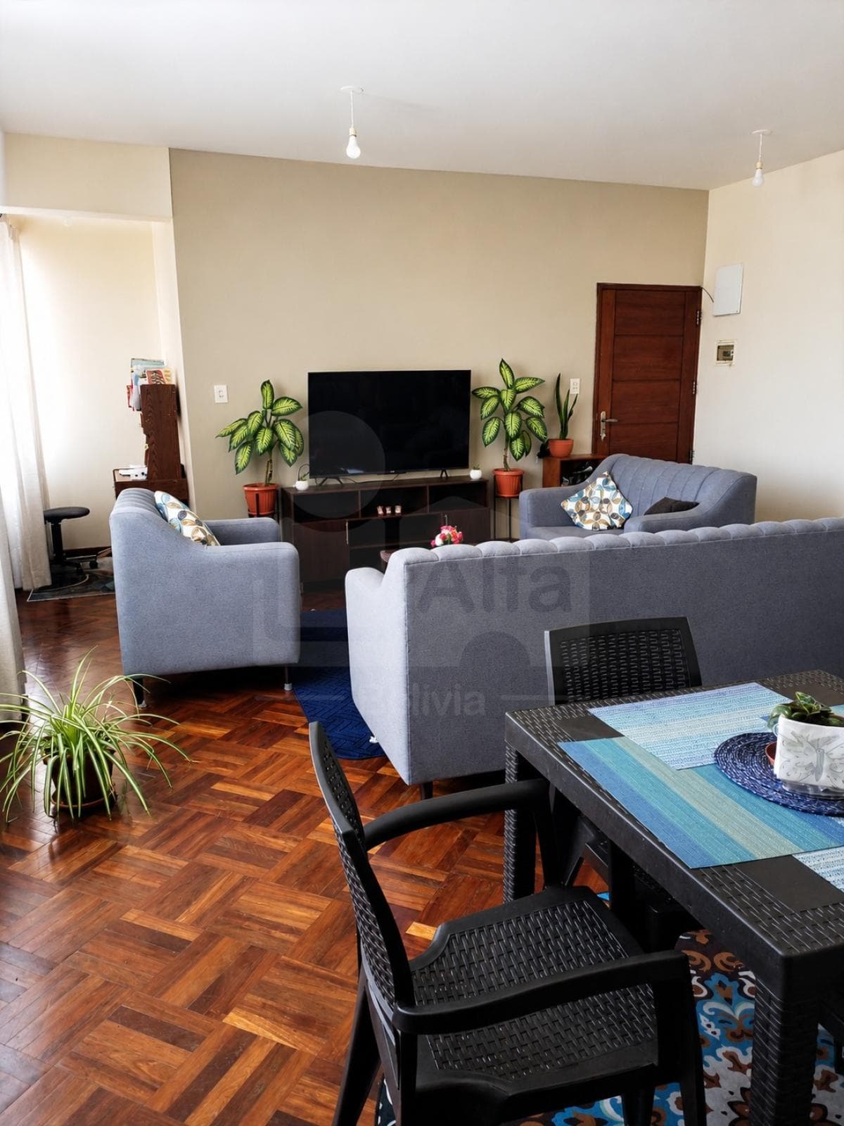 Foto de DEPARTAMENTO EN VENTA 3 DORMITORIOS CON PARQUEO AV. AMÉRICA OESTE