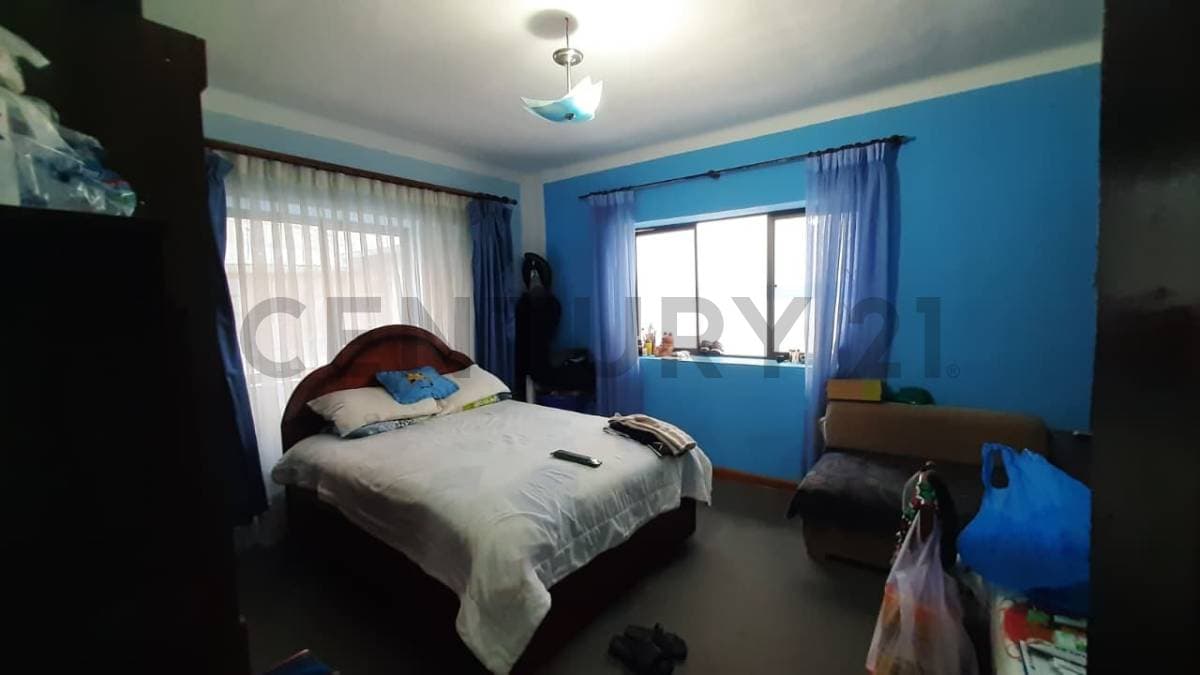 Foto de CASA EN VENTA – MIRAFLORES