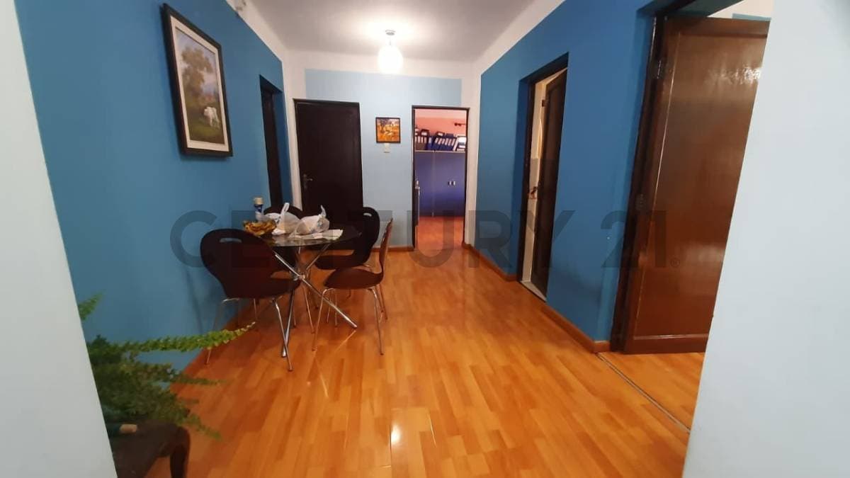 Foto de CASA EN VENTA – MIRAFLORES
