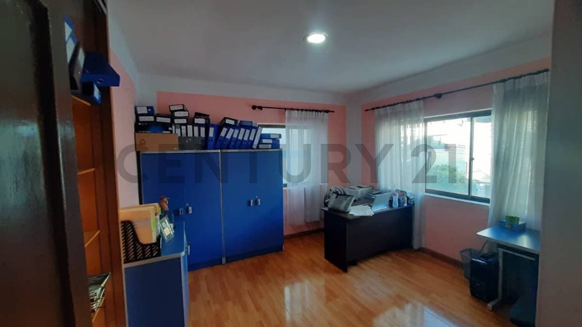 Foto de CASA EN VENTA – MIRAFLORES