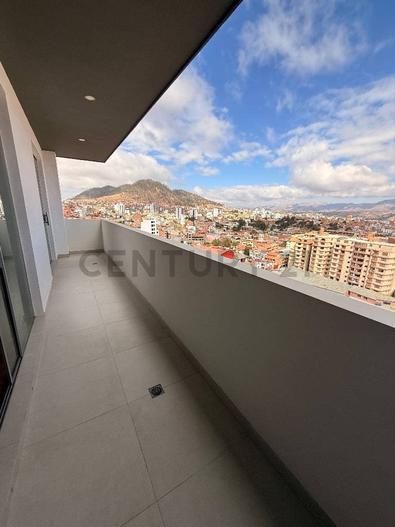 Foto de EXCLUSIVO DEPARTAMENTO EN ALQUILER - EDIFICIO PUNTA DEL ESTE