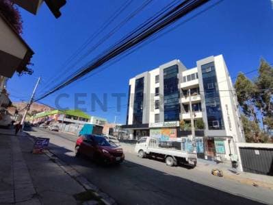 Foto de Alquila este local comercial en la 25 de Calacoto, al lado del mercado Los Pinos