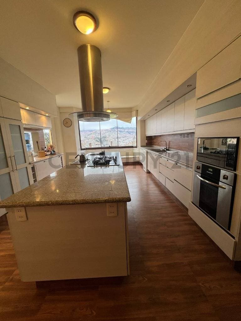 Foto de EXLUSIVA CASA EN ANTICRÉTICO | LA FLORIDA – URB. LOS SAUCES