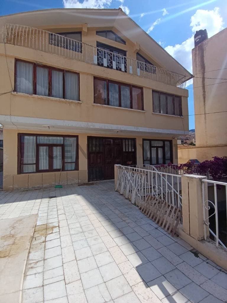 Foto de AMPLIA CASA EN VENTA CERCA DE PARQUES Y TRANSPORTE PUBLICO - ALTO SEGUENCOMA