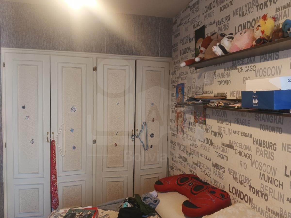 Foto de DEPARTAMENTO + PARQUEO EN VENTA – EDIFICIO JADE II