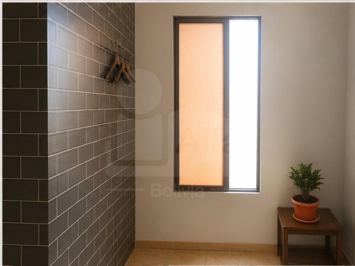 Foto de DEPARTAMENTO + PARQUEO EN VENTA – EDIFICIO JADE II