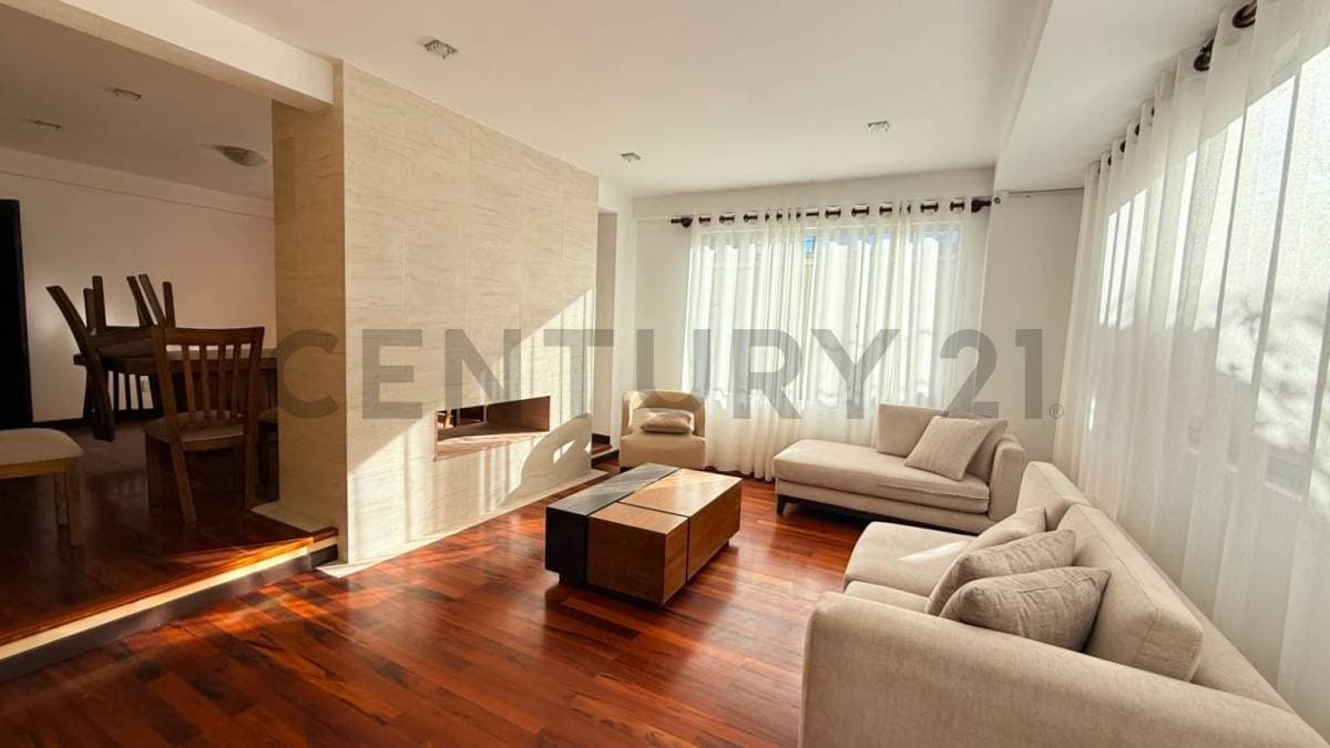 Foto de Casa en Venta en Achumani – Urbanización Privada, Calle 29