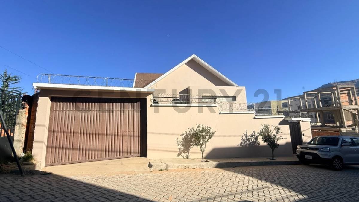 Foto de Casa en Venta en Achumani – Urbanización Privada, Calle 29
