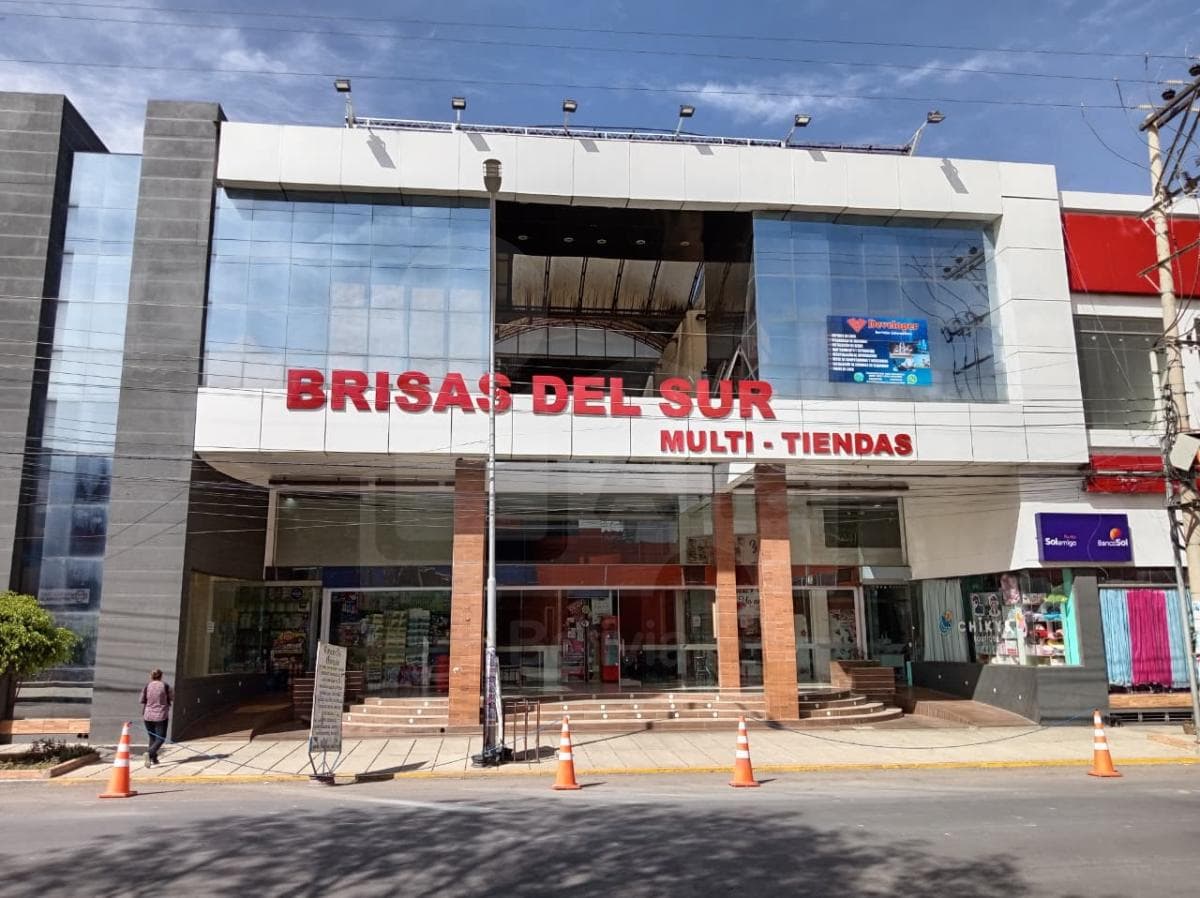 Foto de Local Comercial J17 Mutitiendas Brisas del Sur (Loreto)