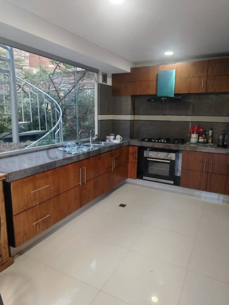 Foto de En alquiler departamento duplex con balcon en Achumani