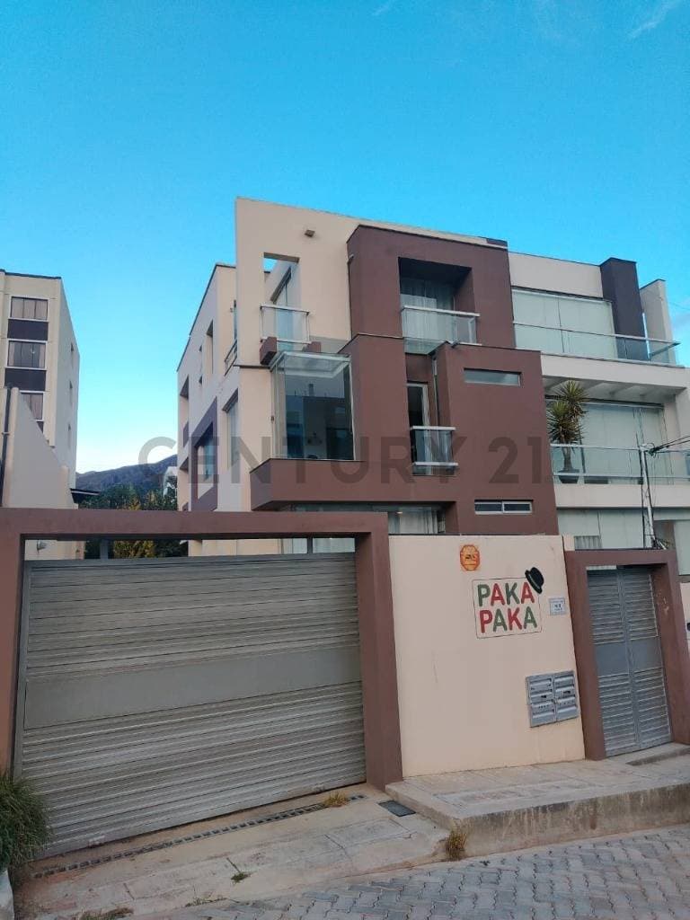 Foto de En alquiler departamento duplex con balcon en Achumani