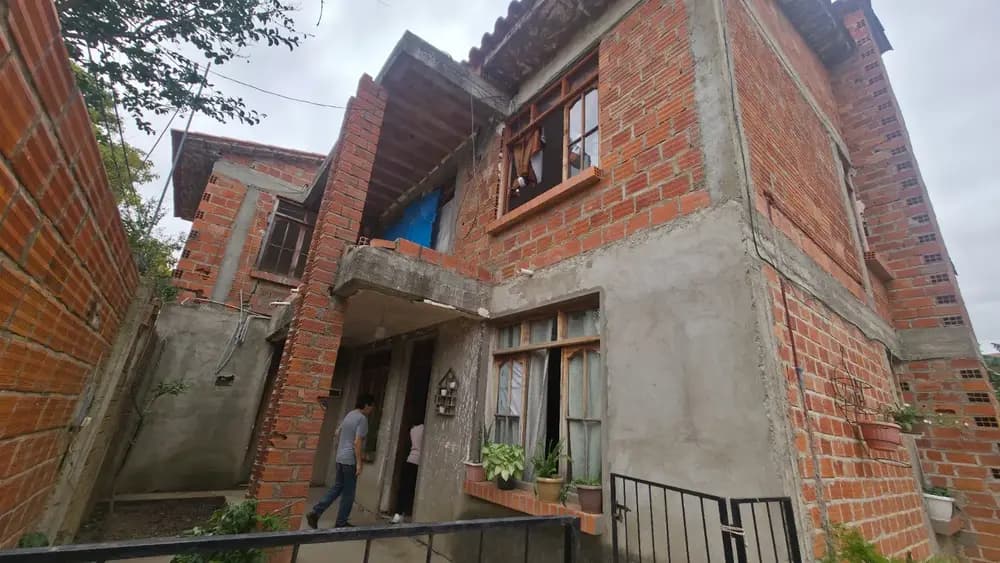 Foto de Casa en Venta – Barrio Moto Méndez | Frente a la Plaza Roberto Cassap, Tarija