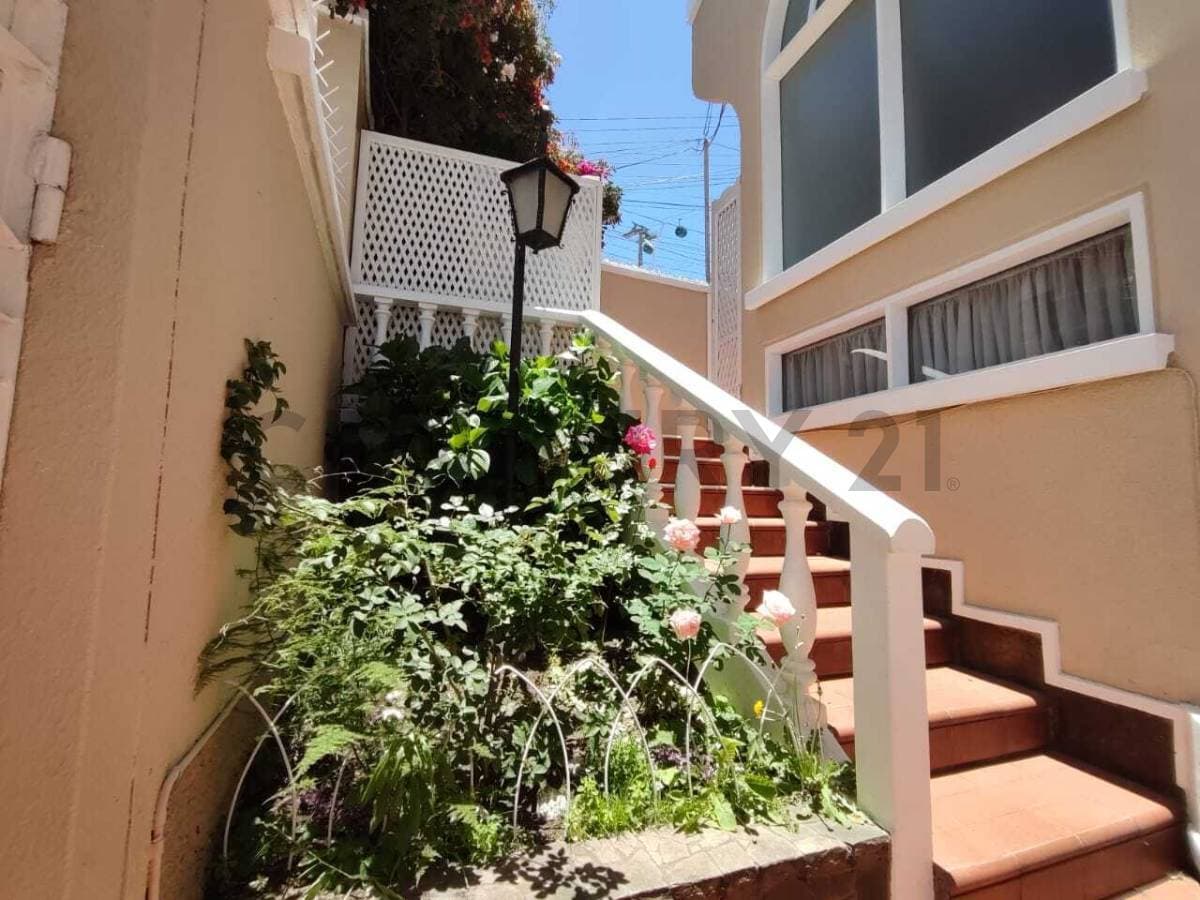 Foto de Casa en alquiler en Obrajes,calle 13 a 2 cuadras de la Av. 14 de Septiembre