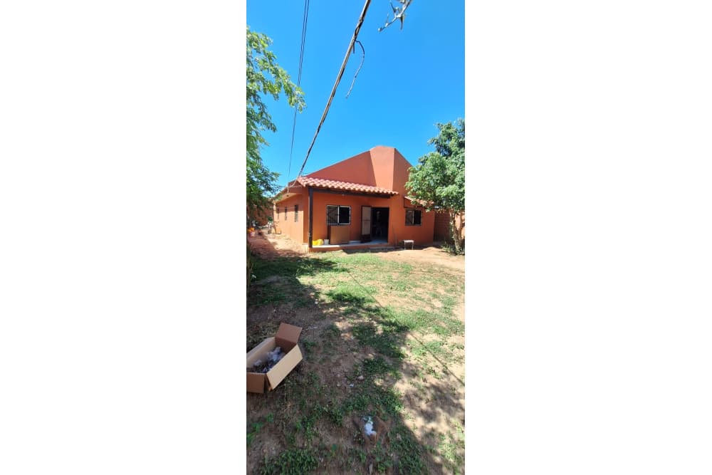 Foto de CASA CON TIENDA COMERCIALES EN ANTICRETICO ZONA NORTE - VALLE SANCHEZ II