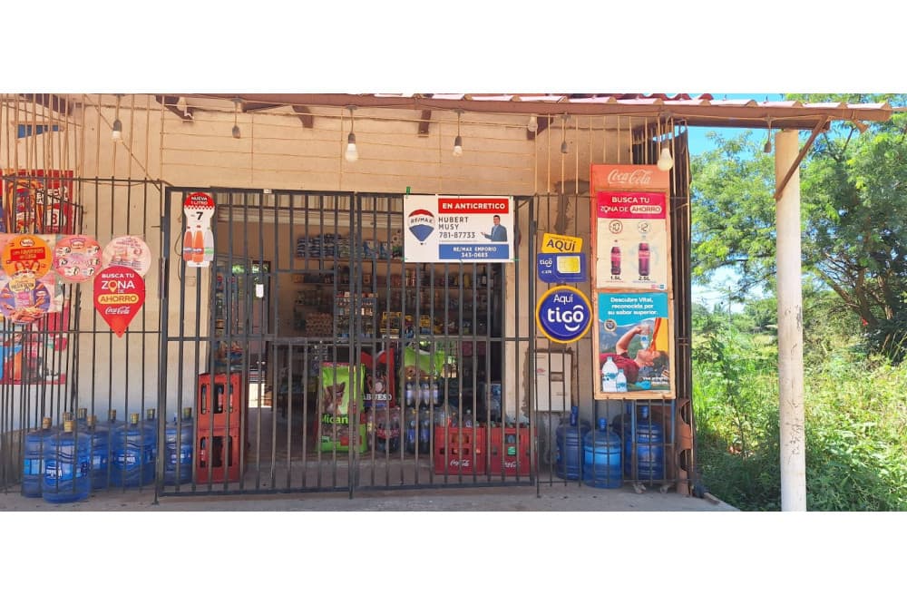 Foto de CASA CON TIENDA COMERCIALES EN ANTICRETICO ZONA NORTE - VALLE SANCHEZ II