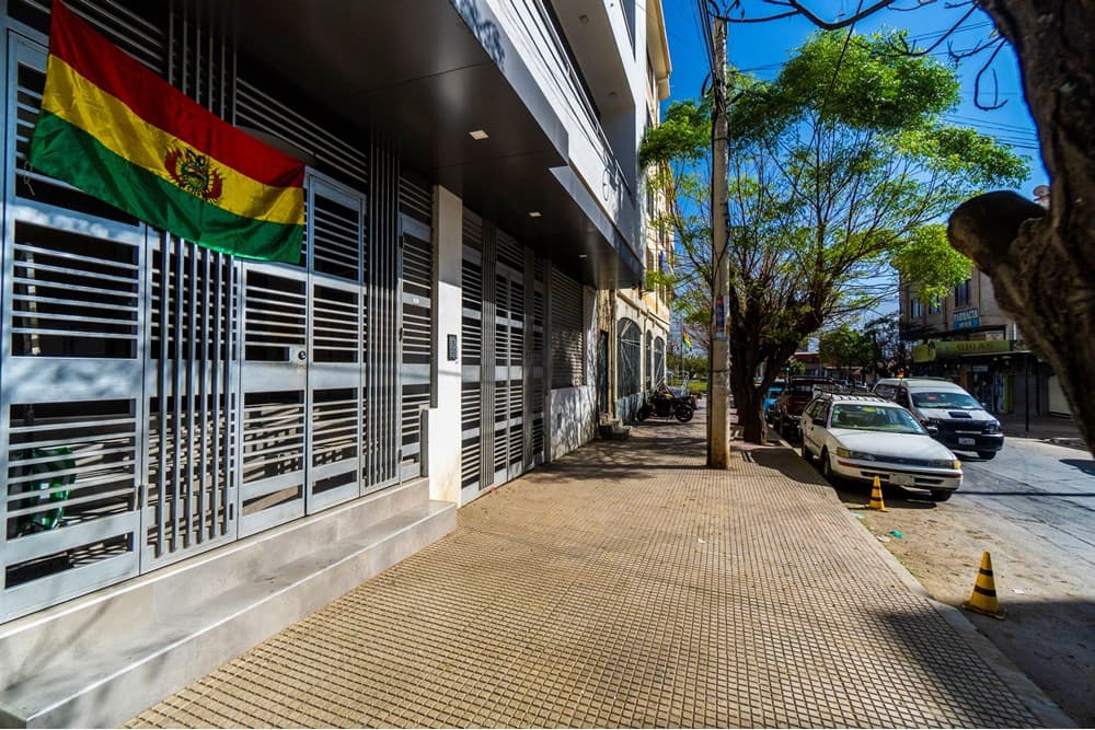 Foto de LOCAL COMERCIAL EN ANTICRETICO EXCELENTE UBICACION