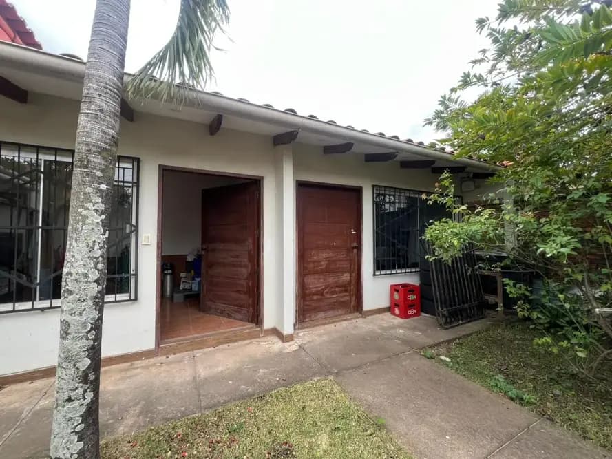 Foto de CASA COMERCIAL EN ALQUILER PARA FÁBRICA DE CERVEZA, RESTOBAR O CAFETERIA
