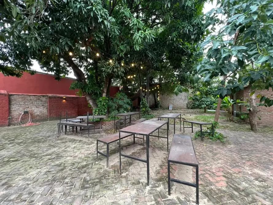 Foto de CASA COMERCIAL EN ALQUILER PARA FÁBRICA DE CERVEZA, RESTOBAR O CAFETERIA
