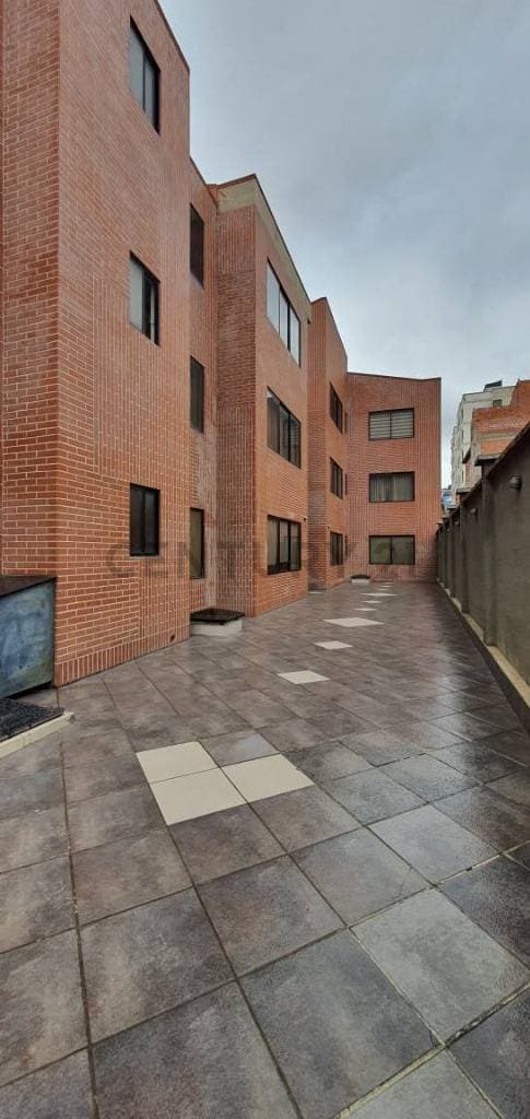 Foto de HERMOSO DEPARTAMENTO EN ALQUILER — LOS PINOS