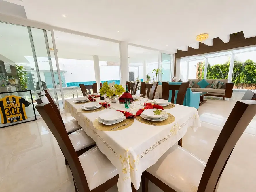 Foto de Casa de Calidad en Morros Blancos con Piscina, Sauna y 5 Dormitorios