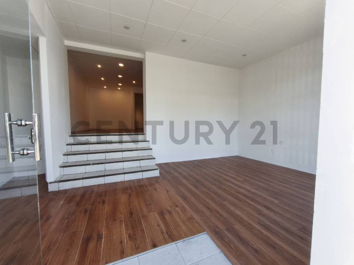 Foto de LOCAL COMERCIAL EN ALQUILER EN SAN MIGUEL con vista a la calle