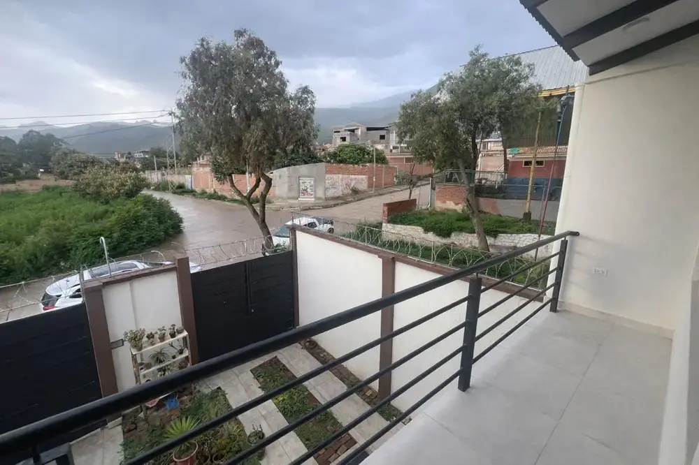 Foto de La casa que tu familia merece: amplitud, confort y diseño en cada espacio.