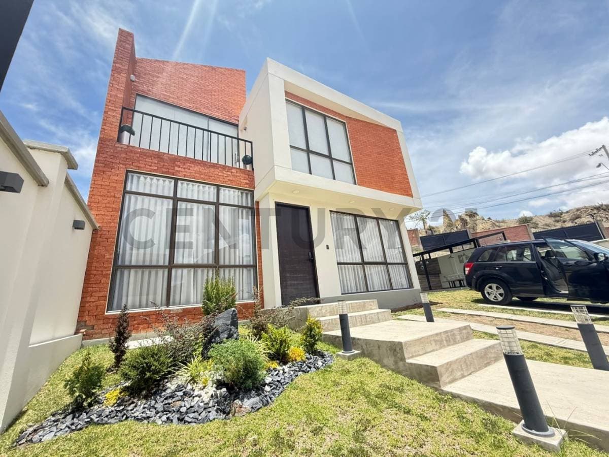 Foto de Casa en Alquiler en Mallasilla/ Condominio 7 Colores