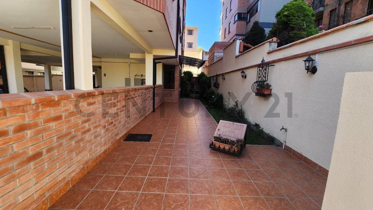 Foto de DEPARTAMENTO EN VENTA – 3 DORMITORIOS | ACHUMANI