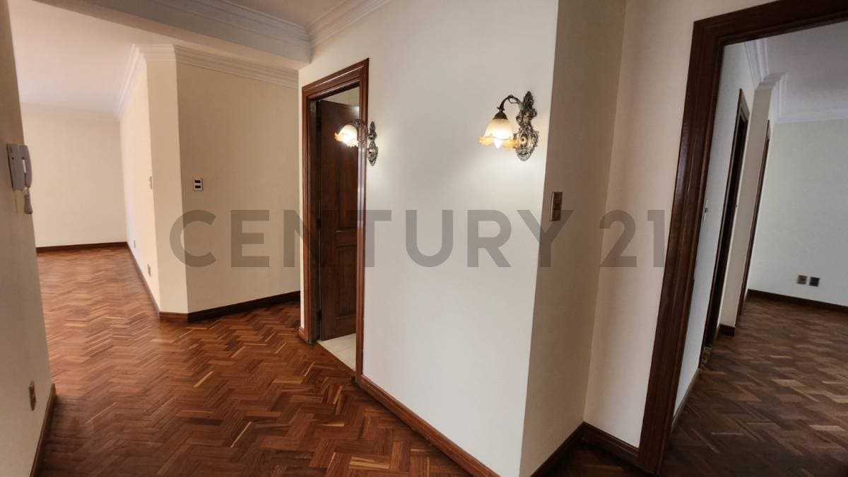 Foto de DEPARTAMENTO EN VENTA – 3 DORMITORIOS | ACHUMANI