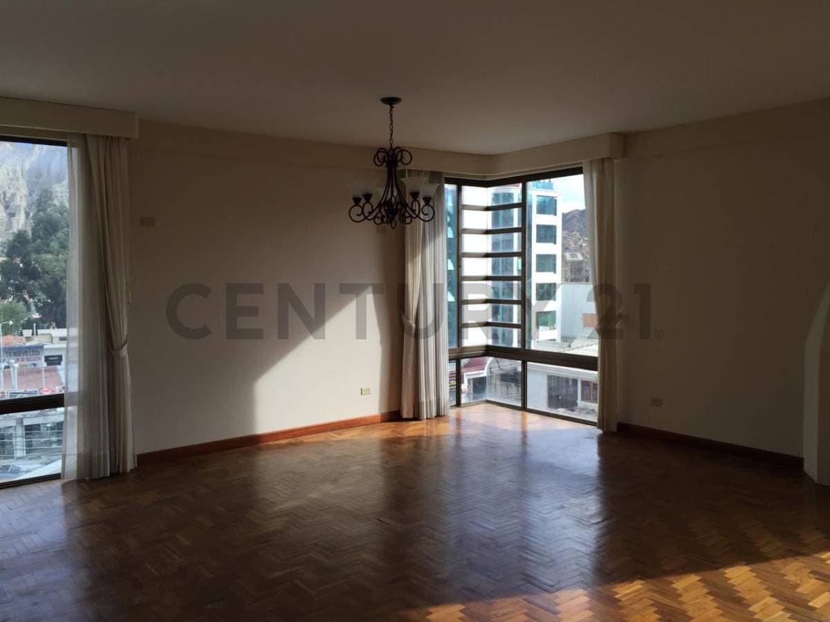 Foto de PENTHOUSE AMPLIO EN ALQUILER EN CALACOTO