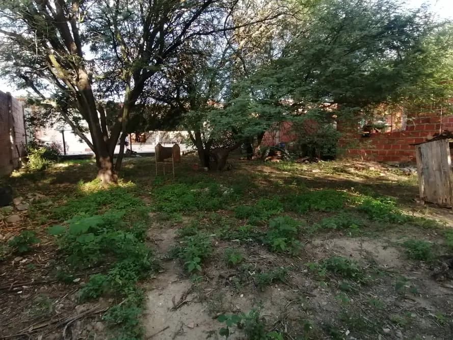 Foto de EN VENTA – LOTE CON CONSTRUCCIÓN EN OBRA GRUESA
